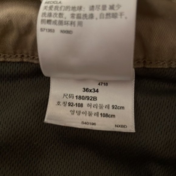 Levi khaki pants. Size 36x34 - Picture 10 of 10